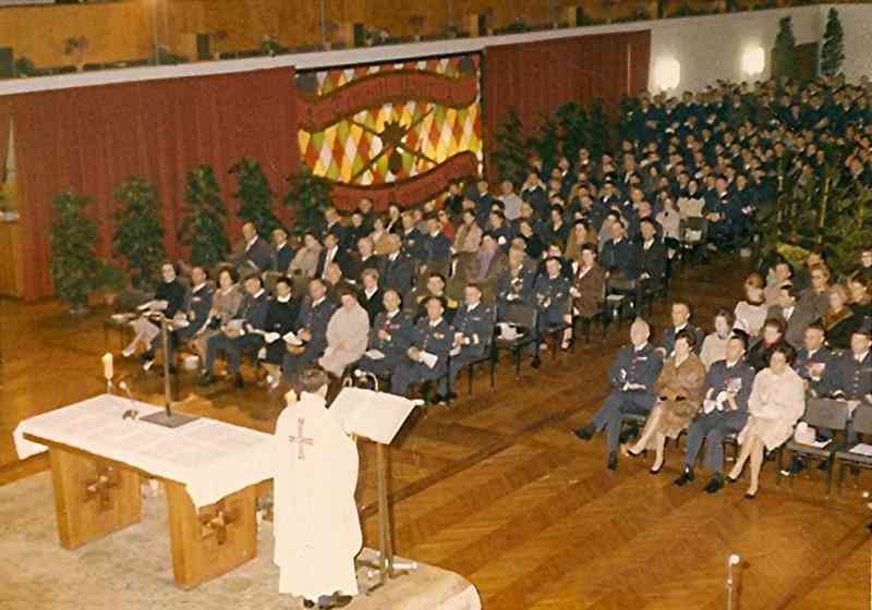 01_47576r (Medium).jpg